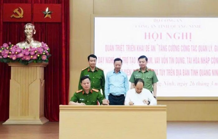 Công an Quảng Ninh và Tập đoàn Công nghiệp Than - Khoáng sản Việt Nam ký phương án phối hợp về tổ chức đào tạo nghề và giải quyết việc làm cho học viên đang cai nghiện.
