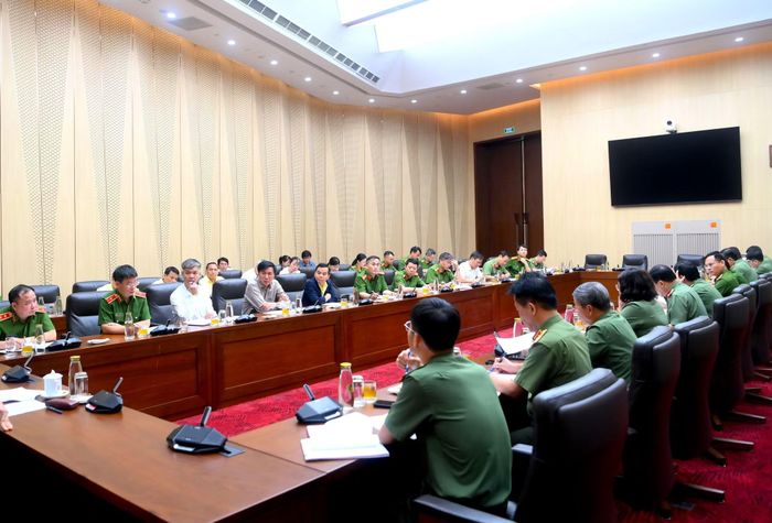 Các đại biểu tại buổi làm việc.