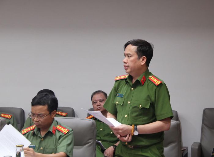 Một số đại biểu báo cáo tại phiên họp.