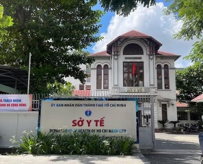 Phòng Kiểm tra - Pháp chế (Sở Y tế TP Hồ Chí Minh) xử phạt vi phạm hành chính đối với nhiều cơ sở, cá nhân trong lĩnh vực dược - mỹ phẩm.