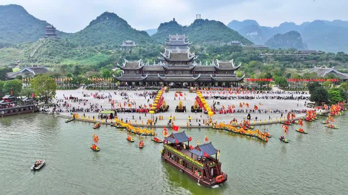 Khu du lịch quốc gia Tam Chúc vừa được "Giải Oscar ngành du lịch" World Travel Awards vinh danh là "Thắng cảnh văn hóa hàng đầu châu Á" năm 2026. Ảnh: vietnam.vn