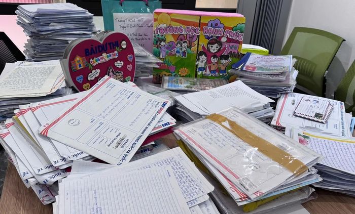 Tính đến 30/9, Ban Tổ chức đã nhận được hơn 50 nghìn bài dự thi viết về trường học hạnh phúc của thí sinh trên cả nước. Thời gian nhận bài (theo dấu bưu điện hoặc dịch vụ chuyển phát tính đến 5/10, nhận bài trực tiếp đến 17h ngày 9/10).