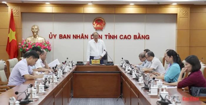 Phó Chủ tịch UBND tỉnh Hoàng Văn Thạch đề nghị ngay sau cuộc họp, các sở tập trung tháo gỡ khó khăn thực hiện chương trình OCOP, quản lý mã số vùng trồng.