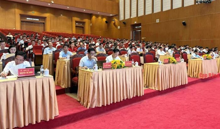 Các đại biểu tham dự hội nghị.