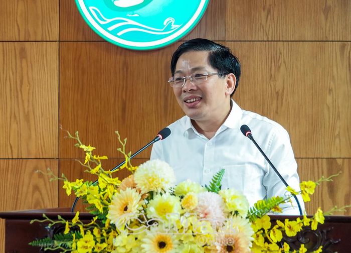 Đồng chí Đặng Văn Dũng, Phó Bí thư Thường trực Tỉnh uỷ, Bí thư Đảng uỷ các cơ quan Đảng tỉnh, phát biểu nhận nhiệm vụ.