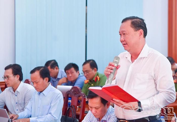 Giám đốc Sở Tài chính Huỳnh Công Quân thông tin về kế hoạch hỗ trợ trang thiết bị, công tác quản lý giá cả thị trường.