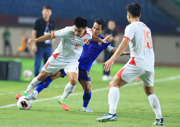 Thầy trò HLV Kim Sang-sik hướng đến mục tiêu giành chiến thắng trước Pakistan đi tiếp tại FIFA ASEAN Cup