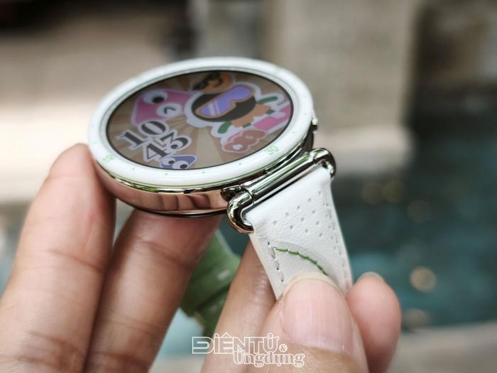 Bản HUAWEI WATCH GT 7 41mm còn có thêm lựa chọn mặt gốm và dây da