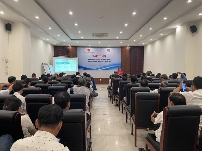 Chương trình tập trung cập nhật kiến thức về phát triển nông nghiệp, khoa học công nghệ và thực hiện các Chương trình mục tiêu quốc gia.