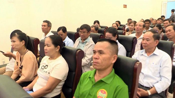 115 cán bộ Hội Nông dân cơ sở tham gia chương trình tập huấn, trao đổi kinh nghiệm và nghiên cứu thực tế.