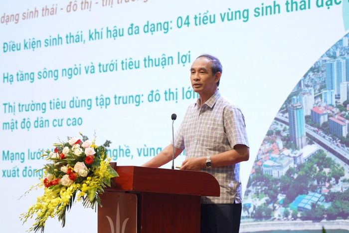PGS.TS. Đào Thế Anh, Chủ tịch Hội Khoa học Phát triển Nông thôn Việt Nam đề xuất phát huy lợi thế sinh thái và thị trường của vùng Đồng bằng sông Hồng trong phát triển nông nghiệp xanh, tuần hoàn.