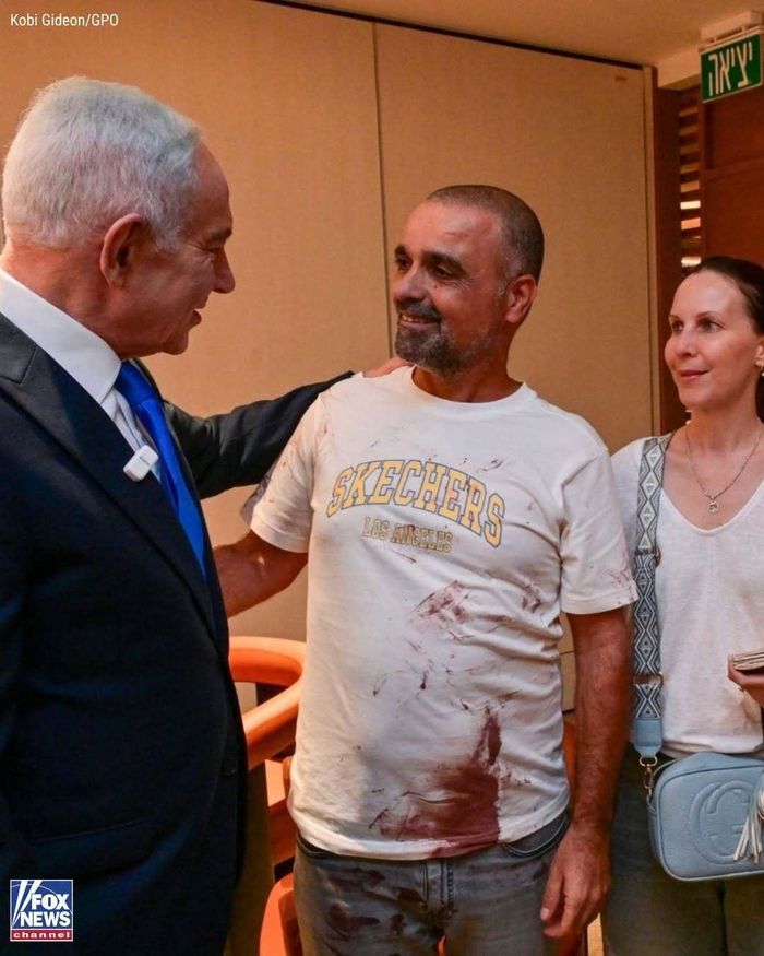 Ông Netanyahu đã gặp mặt Yaniv, một trong những hành khách của hãng Flydubai.
