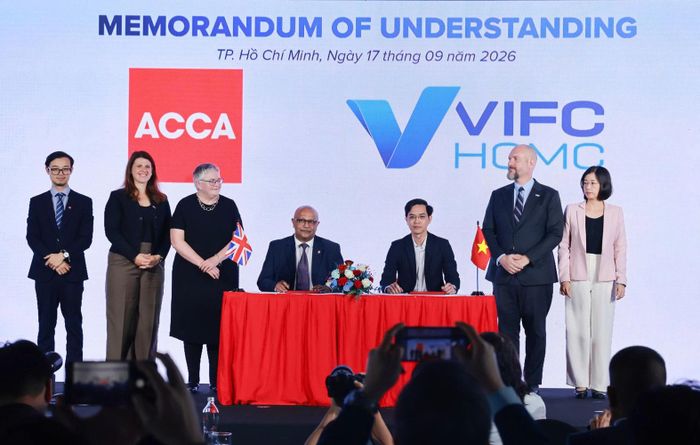 VIFC-HCMC ký thỏa thuận hợp tác với Hiệp hội Kế toán Công chứng Anh quốc (ACCA) - tổ chức nghề nghiệp kế toán toàn cầu, phát triển đội ngũ nhân lực chất lượng cao cho cơ quan điều hành và các thành viên của tổ chức. (Ảnh: VIFC-HCMC)