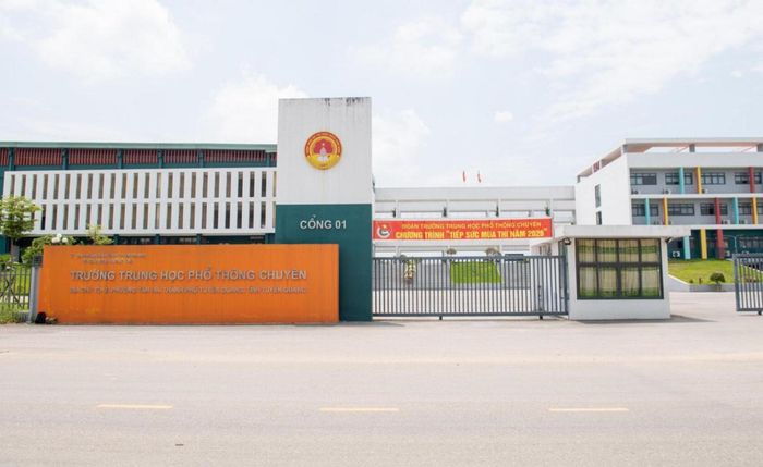 Trường THPT chuyên Tuyên Quang