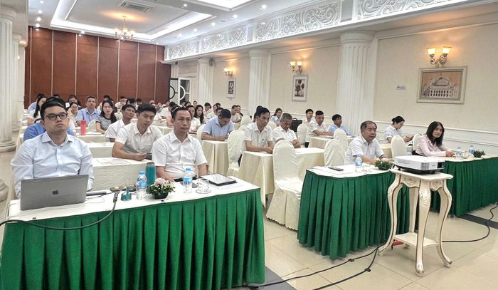 Quang cảnh lớp bồi dưỡng kiến thức. Ảnh: LMHTX