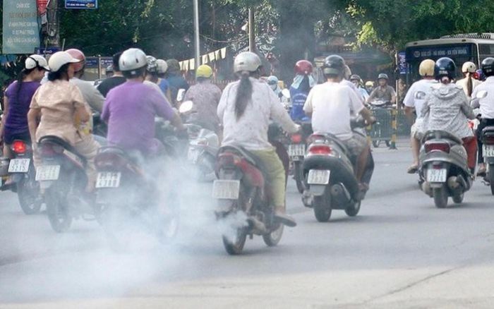 Khí thải phương tiện giao thông khó quản lý và thu phí môi trường. Ảnh: ST
