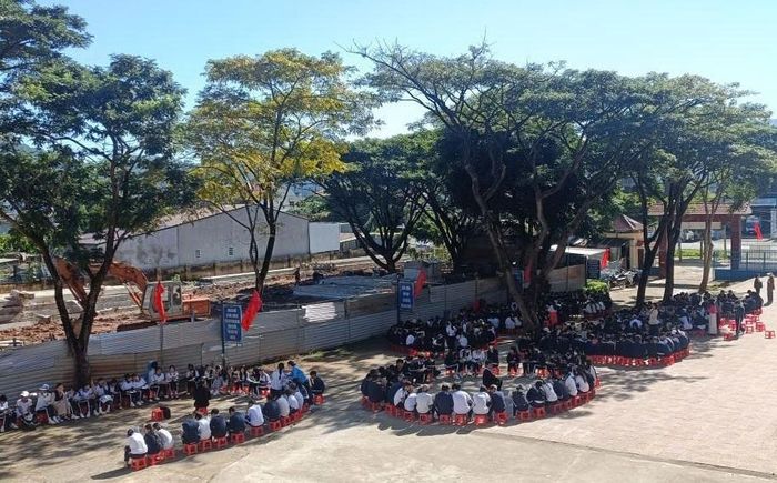 Học sinh Trường TH và THCS Định An tham gia các hoạt động đọc sách và sinh hoạt tập thể ngoài trời trong Tuần lễ hưởng ứng học tập suốt đời năm 2026. Ảnh: PV