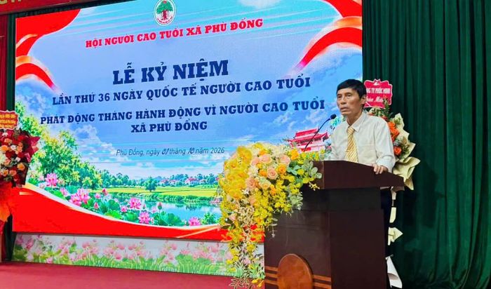 Chủ tịch Hội Người cao tuổi xã Phù Đổng Phạm Ngọc Quang phát biểu tại buổi Lễ. Ảnh PV
