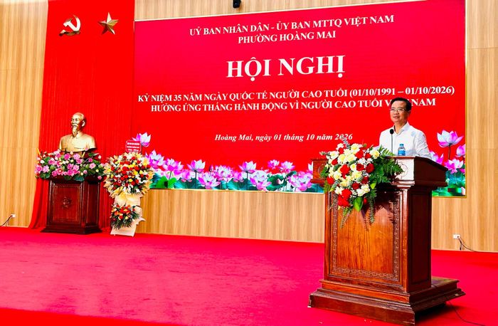 Bí thư Đảng ủy, Chủ tịch HĐND phường Hoàng Mai Nguyễn Xuân Linh phát biểu chỉ đạo. Ảnh: Trần Oanh.