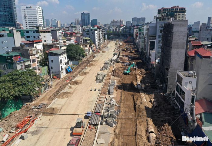 Đường Vành đai 2,5 đoạn Cầu Giấy - khu đô thị mới Dịch Vọng có chiều dài khoảng 420m.