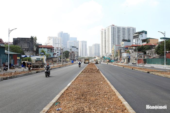 Đoạn này có chiều dài 582m là mắt xích quan trọng kết nối các đại đô thị như khu đô thị Tây Hồ Tây, khu đô thị Ngoại giao đoàn và Khu đô thị Nam Thăng Long.