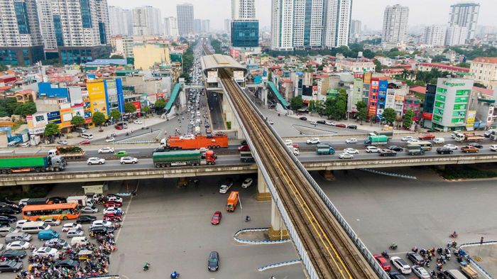 Luật Thủ đô mở ra cơ chế để thành phố Hà Nội chủ động hơn trong đầu tư phát triển hạ tầng chiến lược, trong đó có phát triển giao thông đô thị. Ảnh: PV