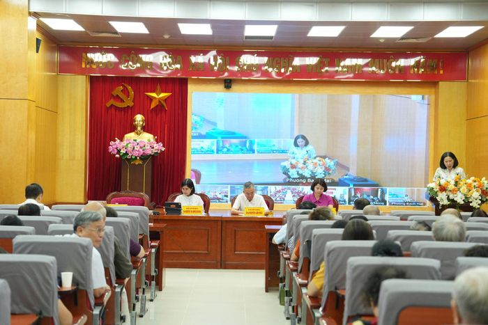 Quang cảnh buổi tiếp xúc cử tri của đại biểu Quốc hội thành phố - Đơn vị bầu cử số 3. Ảnh: Vân Hà