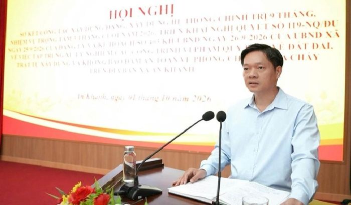 Bí thư Đảng ủy xã An Khánh Phùng Bá Nhân phát biểu chỉ đạo tại hội nghị. Ảnh: AK