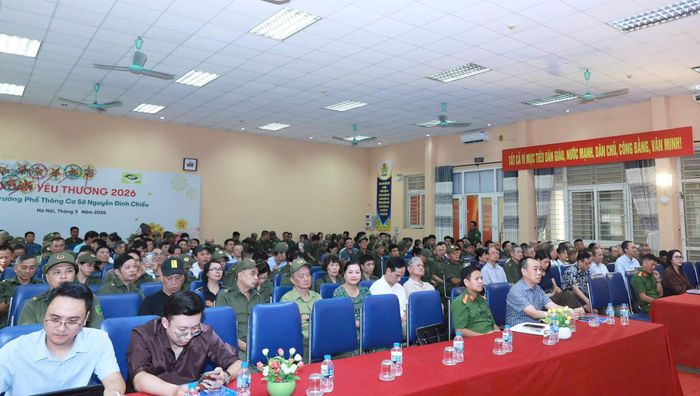 Các đại biểu tham dự buổi tập huấn nghiệp vụ PCCC và CNCH. Ảnh: Việt Thắng