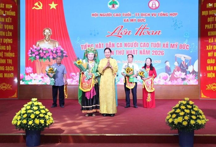 Người cao tuổi xã Mỹ Đức tham gia Liên hoan tiếng hát dân ca người cao tuổi xã Mỹ Đức năm 2026. Ảnh: Biên Phạm