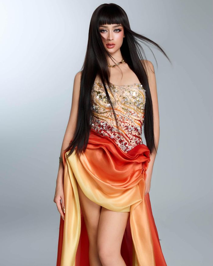 Emoura Phạm tiếp tục có mặt trong FINAL 8 - "Country’s Power of the Year", cuộc bình chọn đang diễn ra và đây là cơ hội để cô góp mặt trong Top 20.
