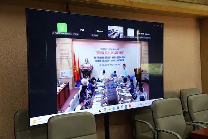 Đại biểu các điểm cầu thảo luận. Ảnh: Trần Minh