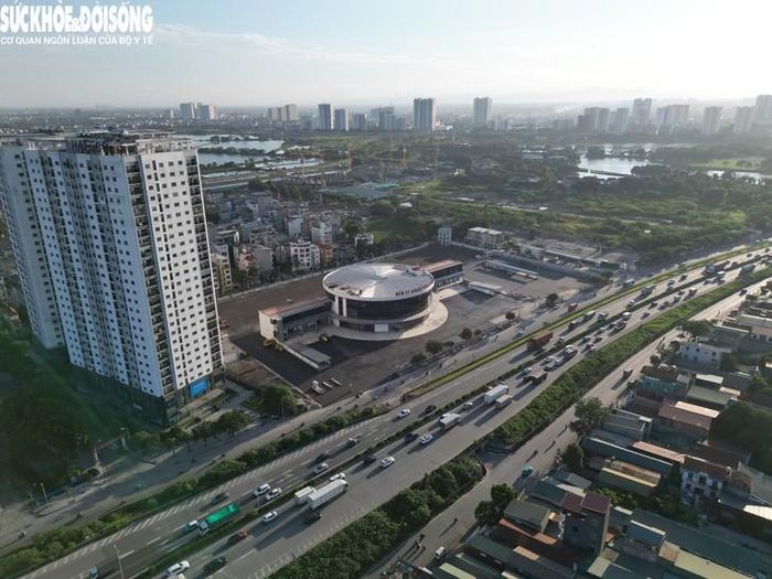 Khi đi vào hoạt động, bến xe Yên Sở được kỳ vọng trở thành đầu mối trung chuyển hành khách hiện đại ở phía Nam Hà Nội, góp phần phân bổ lại lưu lượng và giảm áp lực cho các bến xe Giáp Bát, Nước Ngầm nằm cách đó không xa.