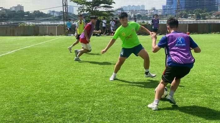 Đội bóng THPT Khương Hà luyện tập, chuẩn bị cho Giải bóng đá học sinh THPT Hà Nội - An ninh Thủ đô lần thứ XXV.