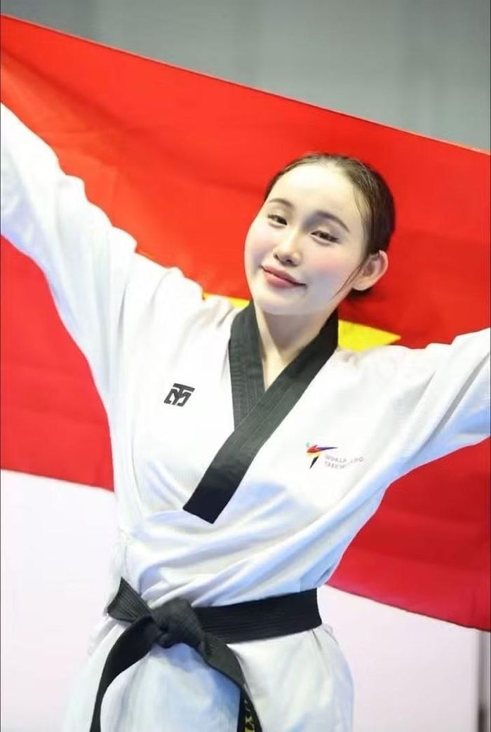 Tuyết Sang góp 1 huy chương Bạc cho tuyển taekwondo và cho đoàn Việt Nam