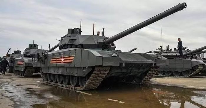 Căn cứ vào những gì báo chí Nga tin tưởng, khẩu pháo nòng trơn 152 mm tương lai sẽ lắp đặt trên xe tăng T-14 Armata được trang bị nòng mạ chrome, sẽ cho phép nó bắn tên lửa chống tăng Kornet tiêu diệt mục tiêu cách xa 10 km trong đường ngắm thẳng.