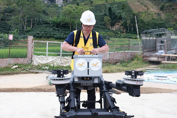 Vietnam Post đưa UAV vào phục vụ nông nghiệp. Ảnh: Bộ KHCN.