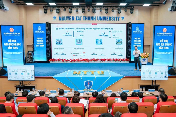 PGS.TS Lê Anh Sơn, Giám đốc Đại học Phenikaa. Ảnh: Moet.