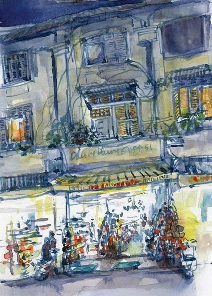  Cửa tiệm mặt phố 3 căn số 49-51-53 đường Lưu Văn Lang. Đây là 3 tòa nhà kiến trúc thời Pháp còn sót lại trên con đường này. (Rue Sabouraine - Tạ Thu Thâu - Lưu Văn Lang). Ảnh: Nguyễn Đức Hiệp. Ký họa: Võ Chi Mai. 