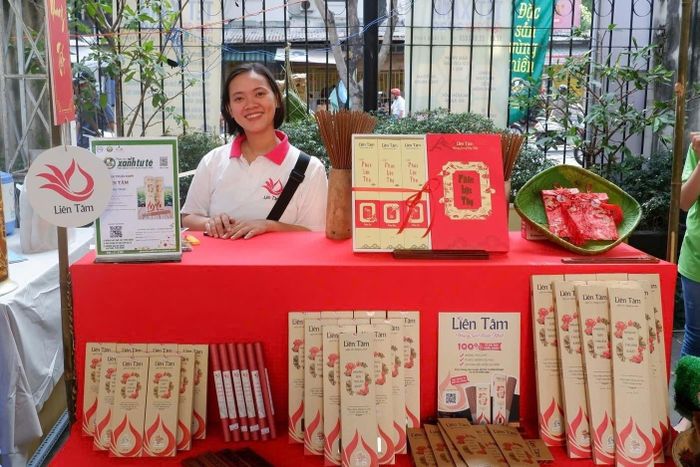  Sản phẩm nhang sen của Ngọc Anh đã tiêu thụ được hơn 100 tấn sau 8 năm. 