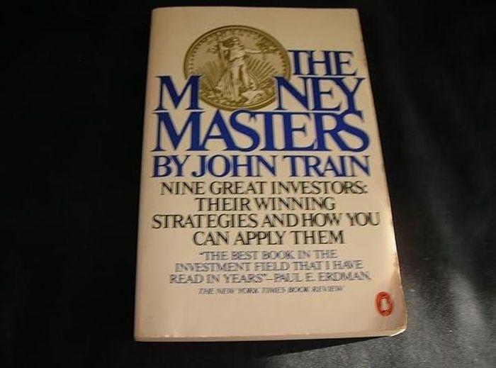  Cuốn sách The Money Masters giới thiệu cách đầu tư của một số nhà đầu tư nổi tiếng như Warren Buffett, Benjamin Graham, John Templeton... Ảnh: Amazon.
