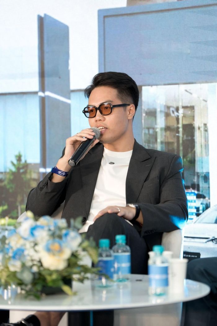 Anh Hiếu cho rằng người trẻ không ngại cho mua xe cũ ở lần đầu tiên sở hữu ôtô. Ảnh: NVCC.