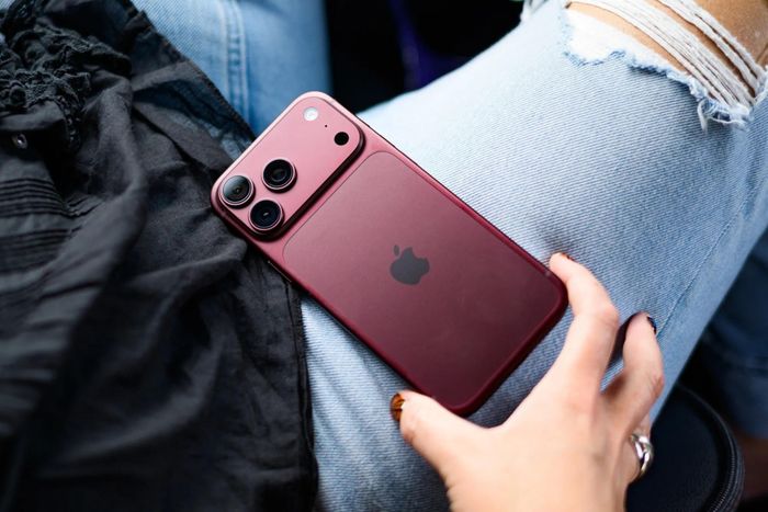 iPhone 18 Pro đạt doanh số ấn tượng trong tuần đầu mở bán tại Trung Quốc. Ảnh: Bloomberg.