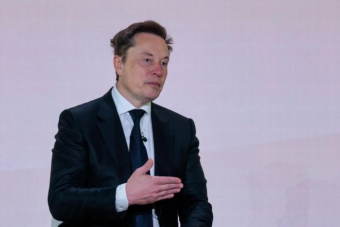 Tỷ phú Elon Musk phát biểu trong sự kiện ra mắt America.gov, trang web chính phủ mới của Mỹ sử dụng trí tuệ nhân tạo tại Washington ngày 29/9. Ảnh: Reuters.