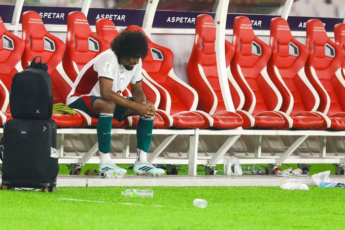 Choudhury từng có 11 mùa giải khoác áo Leicester City lừng danh, trong đó có khoảng 60 trận ở Prermier League, giải đấu khắc nghiệt nhất thế giới. Hiện tại, Choudhury vẫn chơi bóng ở đẳng cấp cao cho Sheffield United tại giải Hạng Nhất Anh.