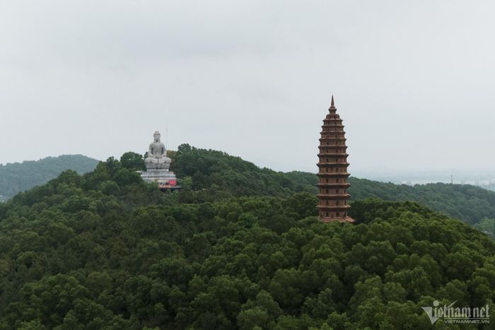  Tượng phật và thá ở chùa Phật Tích, Bắc Ninh. Ảnh: Vietnamnet. 