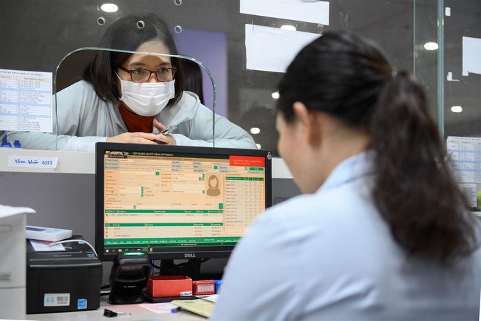  Nhằm giải quyết bài toán nhu cầu điều trị lớn, TP.HCM đã phê duyệt dự án đầu tư hơn 617 tỷ đồng cho Bệnh viện Ung bướu TP.HCM. Trong gói trang thiết bị mới, sự xuất hiện của 2 hệ thống máy gia tốc tuyến tính dự kiến sẽ nâng tổng số máy xạ trị của bệnh viện lên 12, góp phần rút ngắn thời gian chờ đợi và gia tăng cơ hội điều trị cho người bệnh. 