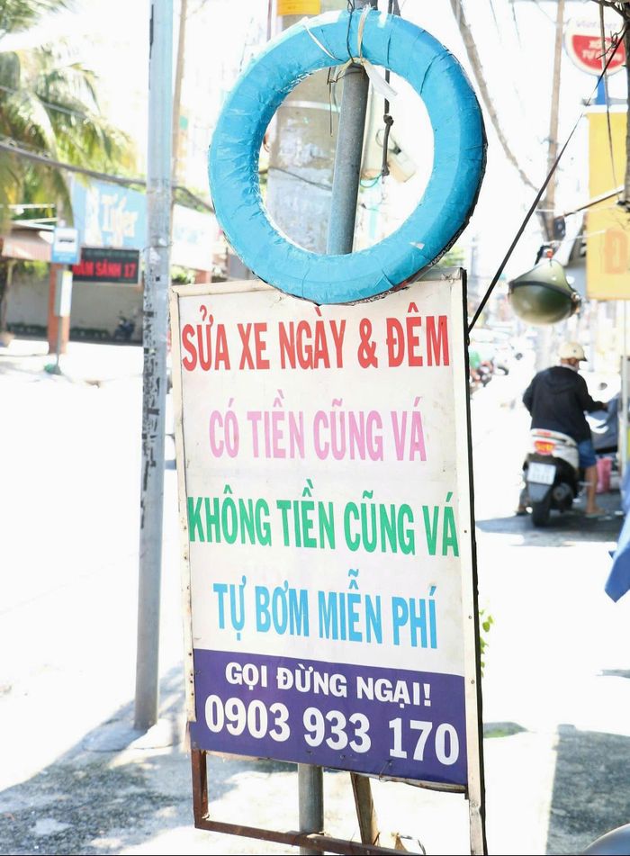 Những thông báo "Đừng ngại" đặt ở khắp nơi.