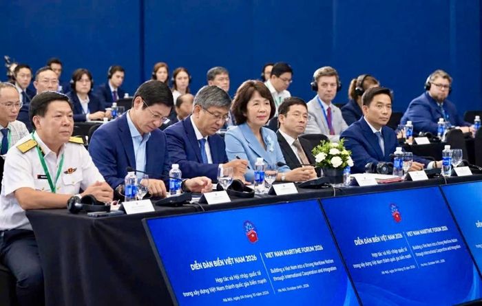Các đại biểu dự diễn đàn. Ảnh: Thành Long.