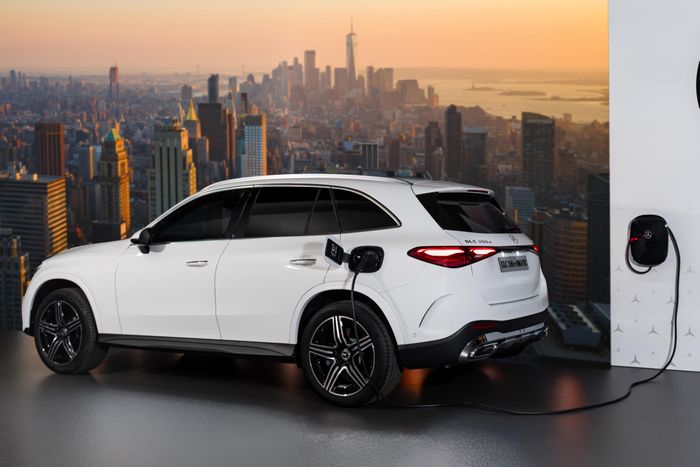  GLC 350e PHEV vừa ra mắt tại Việt Nam. Ảnh: Mercedes-Benz. 